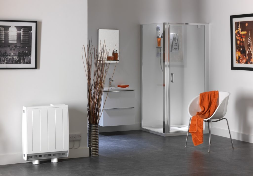 A room shows the Dimplex Quantum heater installed