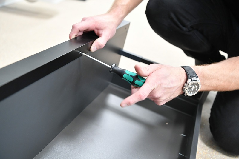 Step-by-step installation of hansgrohe’s Xelu Q vanity unit and basin paired with the Tecturis E two-hole basin mixer tap